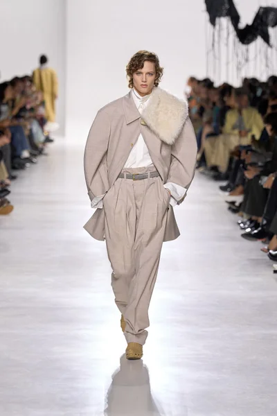 Look 40